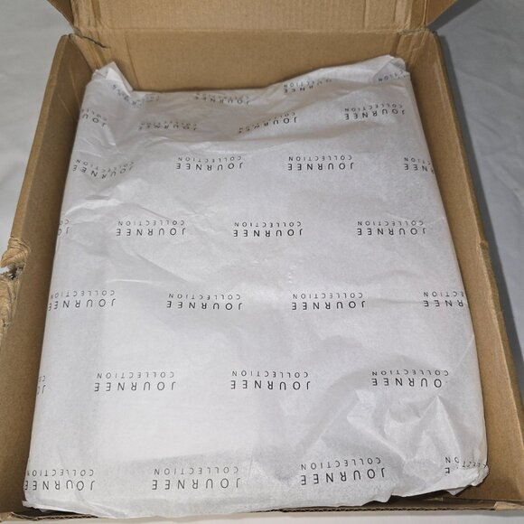 Journee Sadiya Bootie in Off-White, Women's Size 7, New in Box - Picture 9 of 9